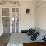 Appartement Typiquement Parisien