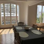 Appartement Typiquement Parisien