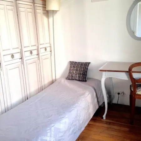 Typiquement Parisien Apartment