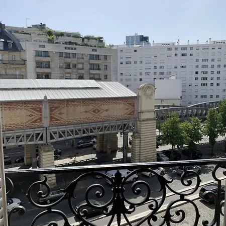 Typiquement Parisien Apartment *
